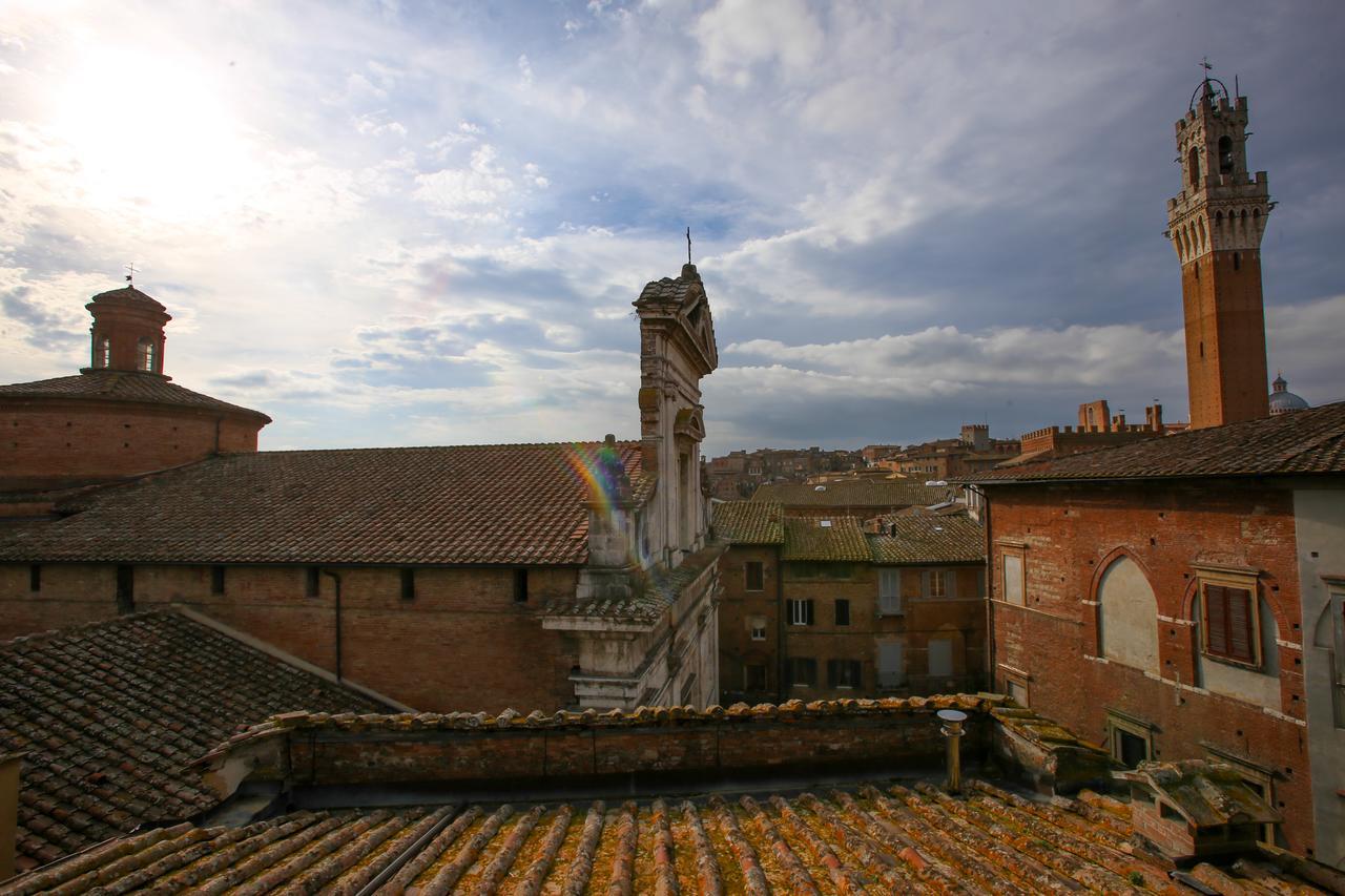 B&B Le Logge Luxury Rooms Сиена Экстерьер фото